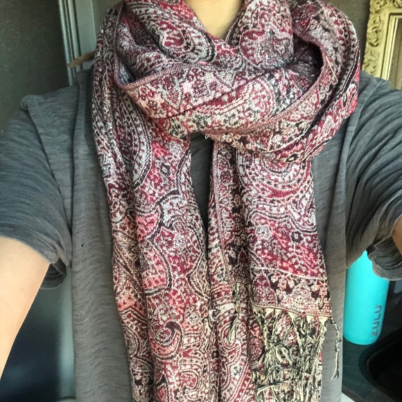 Beautiful scarf. Festivals fall or multi purpose. - Picture 5 of 5
